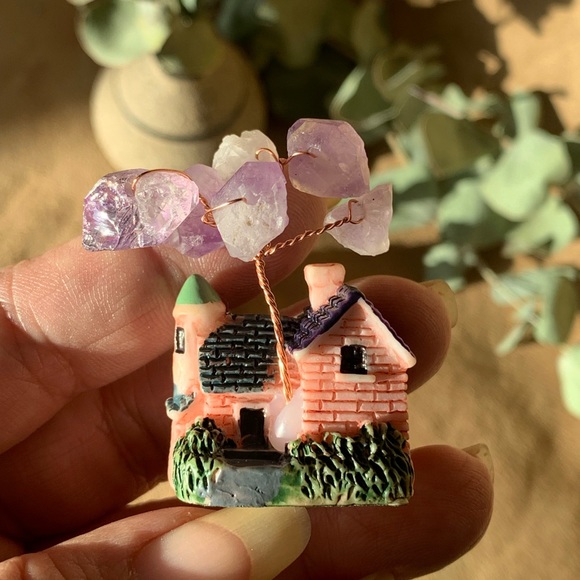 Wired Amethyst Tree Houses - Picture 5 of 5
